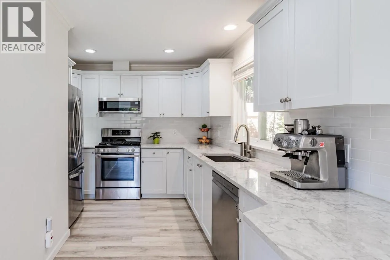 1 252 W 13TH STREET