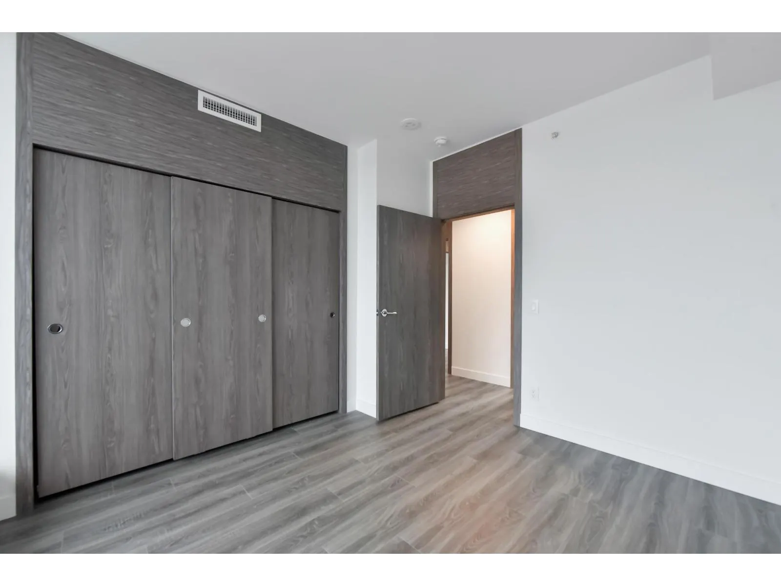 1401 10750 135A STREET