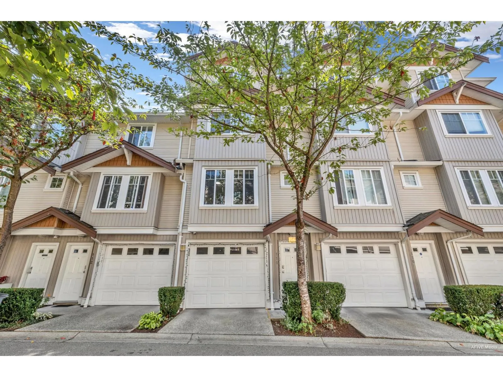 111 12711 64 AVENUE