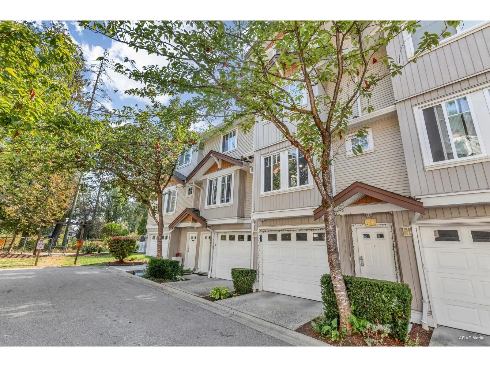 111 12711 64 AVENUE
