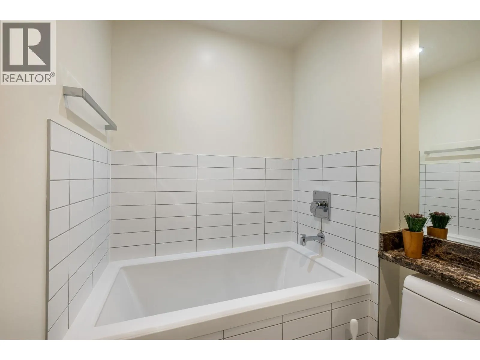 PH3 4815 ELDORADO MEWS
