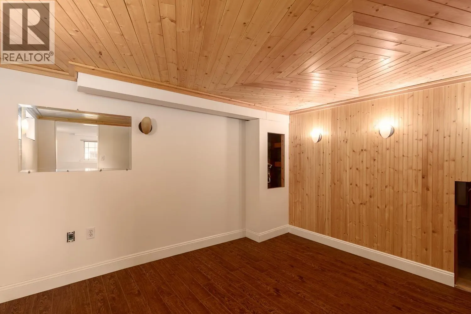 113 EIGHTH AVENUE