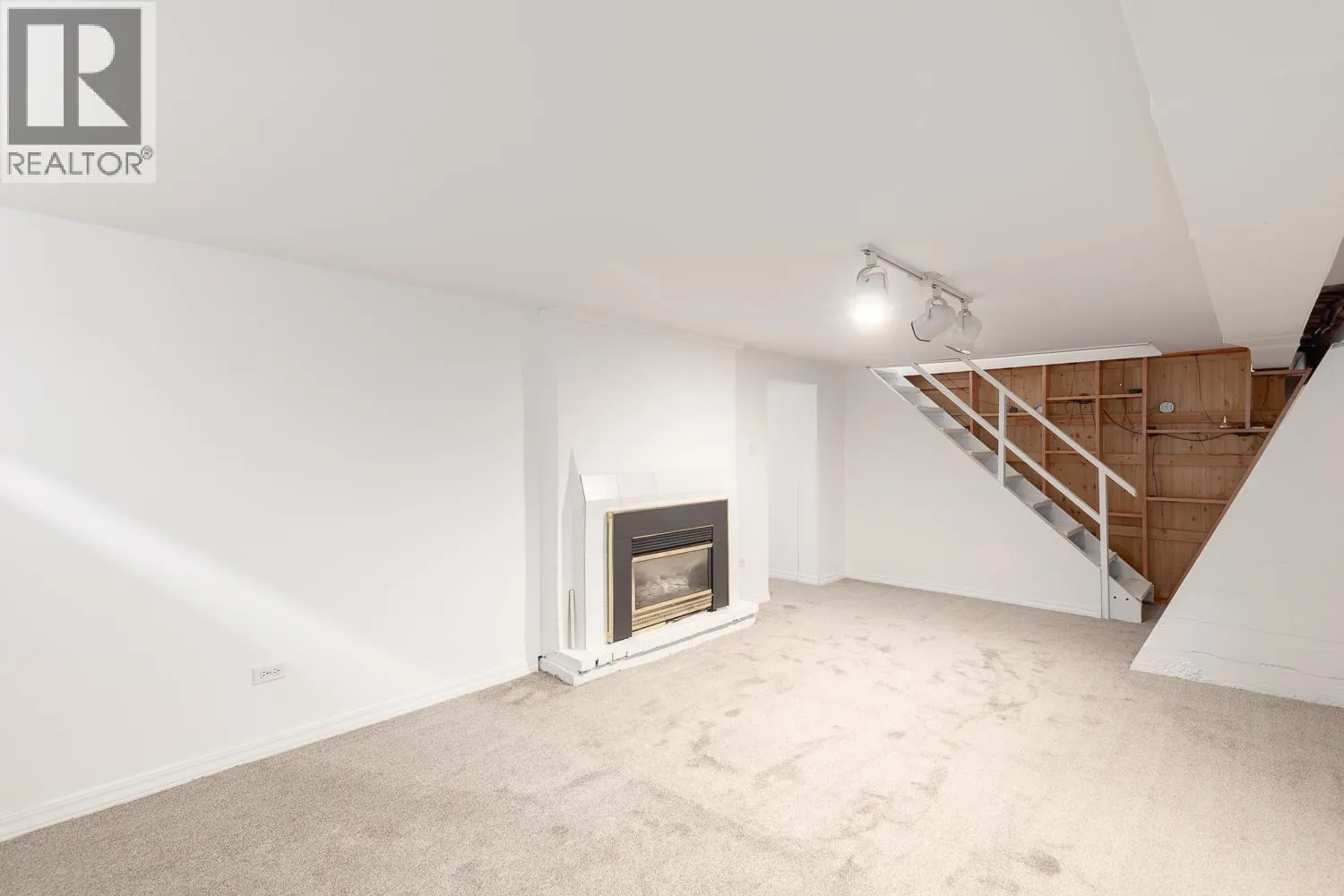 113 EIGHTH AVENUE