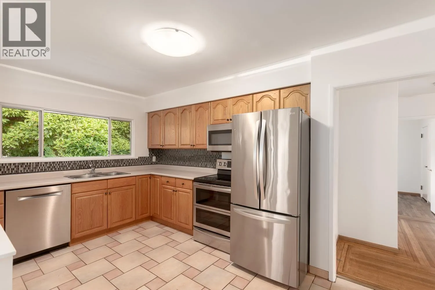 113 EIGHTH AVENUE