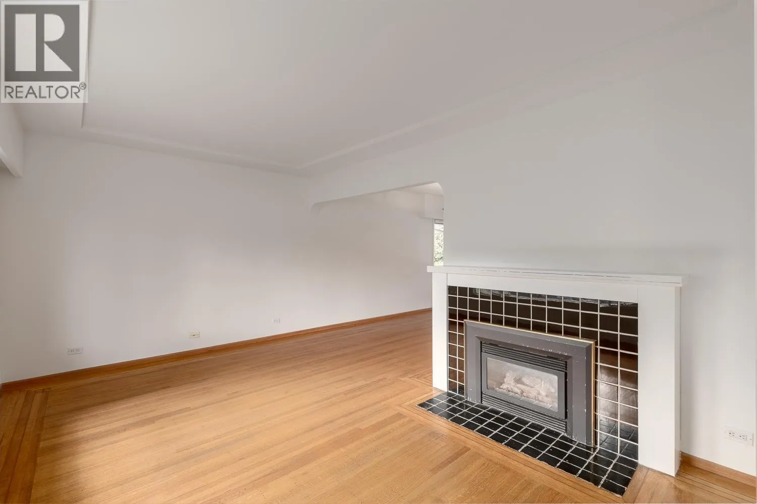 113 EIGHTH AVENUE