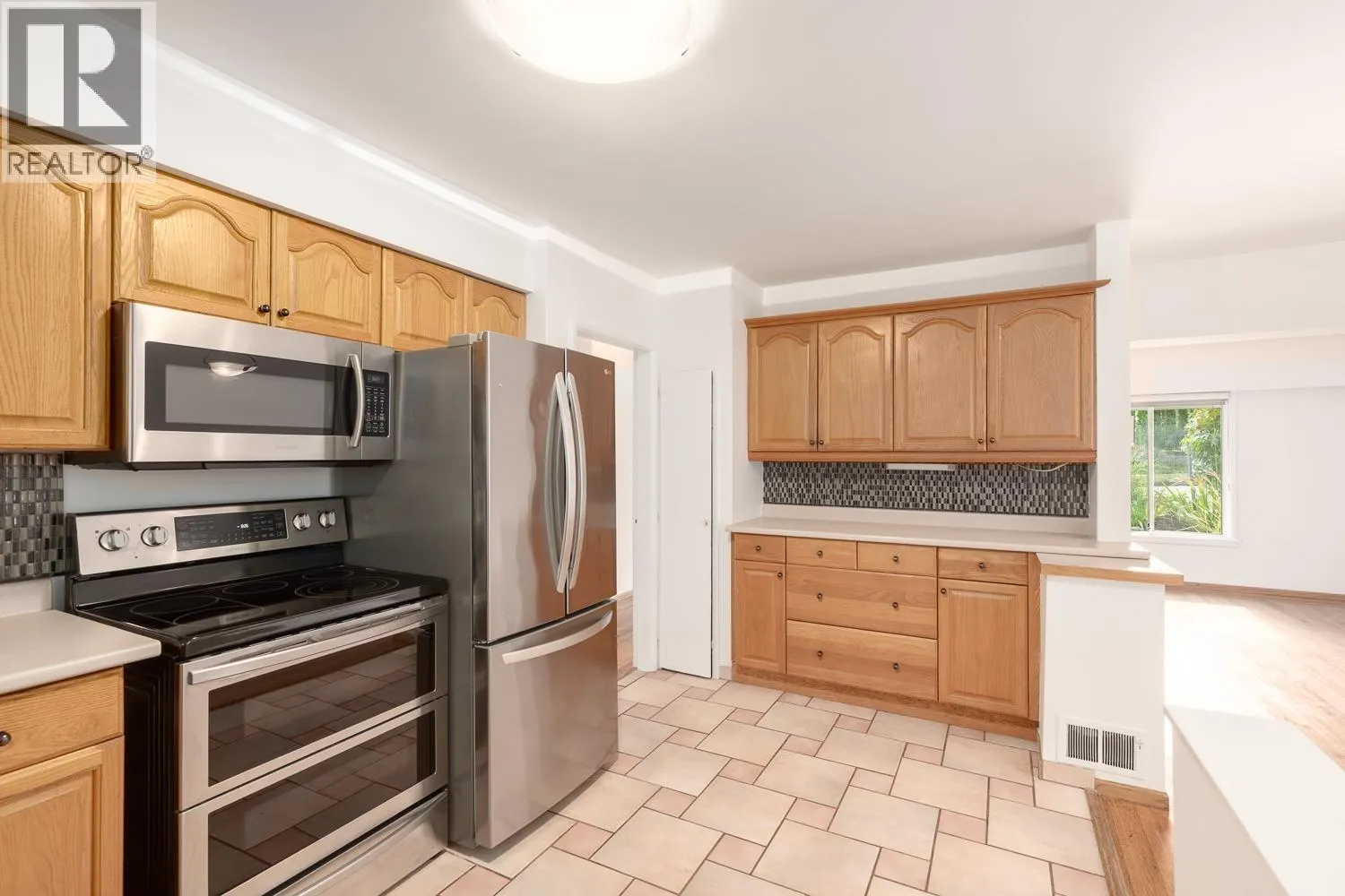113 EIGHTH AVENUE