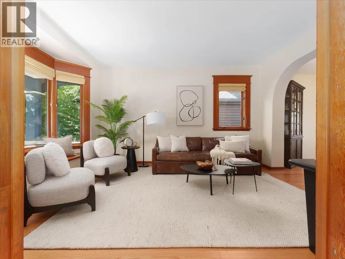 1216 LAKEWOOD DRIVE