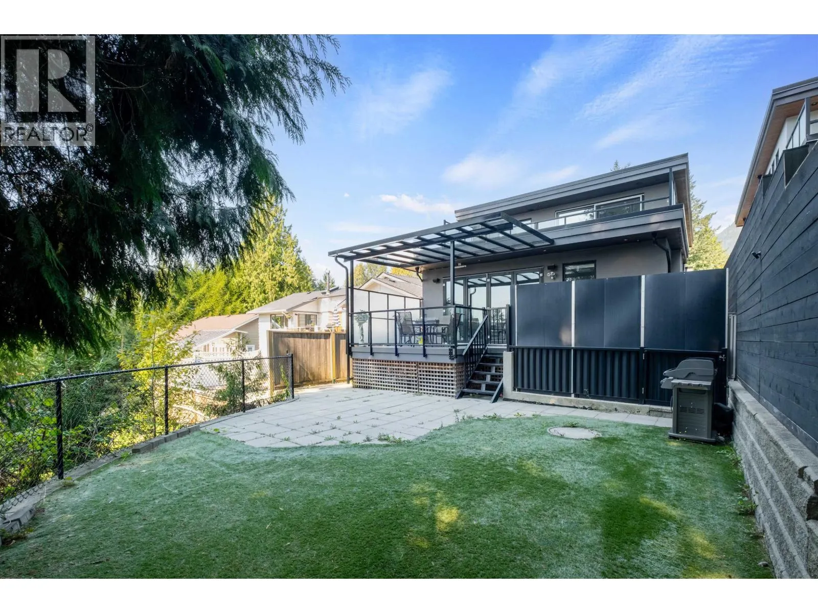1033 PROSPECT AVENUE