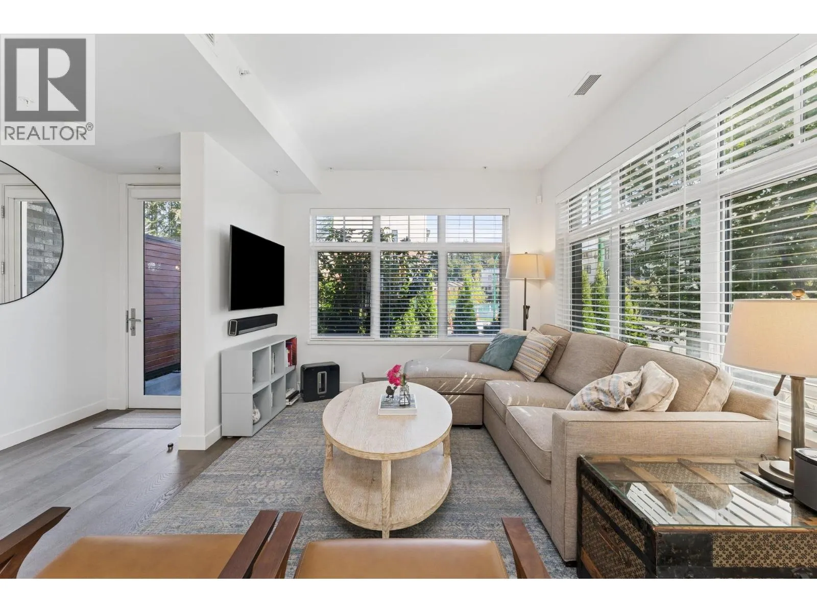 19 1960 GLENAIRE DRIVE