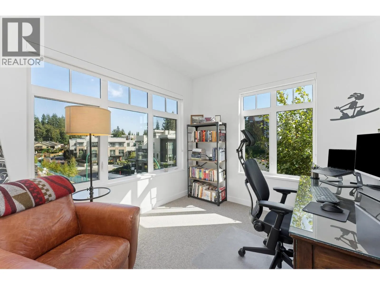 19 1960 GLENAIRE DRIVE