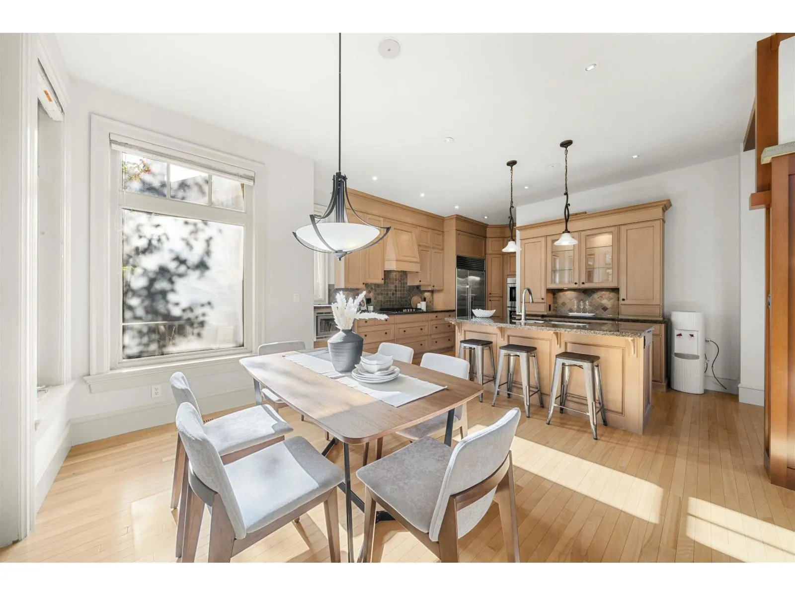 3842 DEVONSHIRE DRIVE