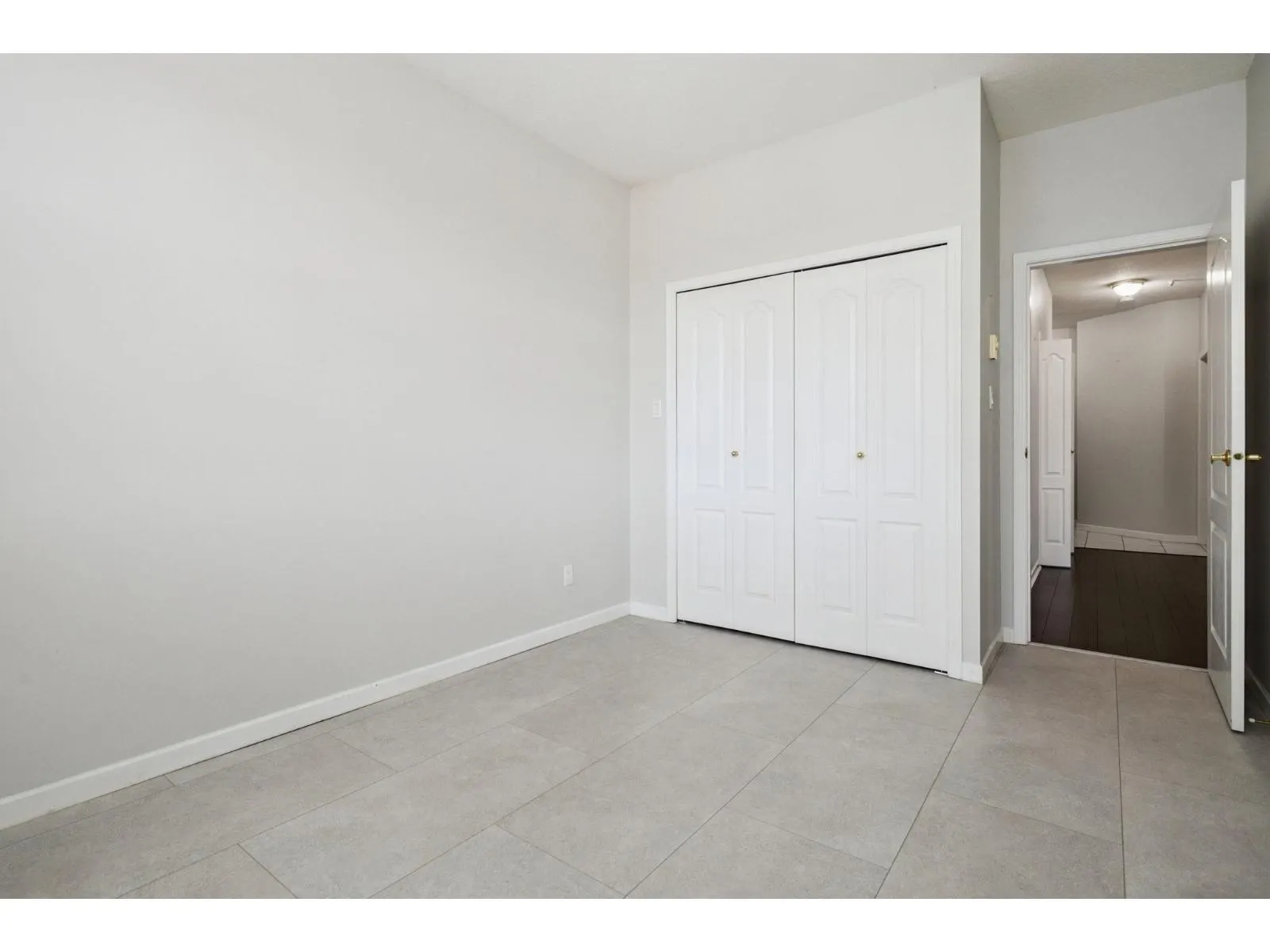 305 5677 208 STREET