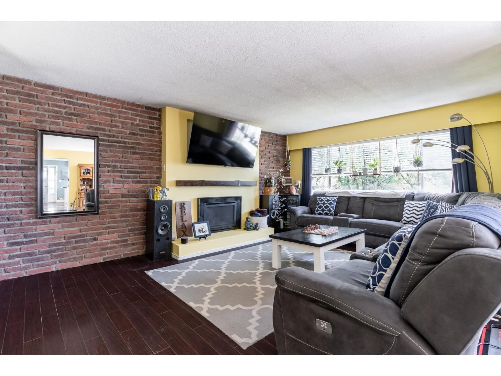 10935 MONROE DRIVE