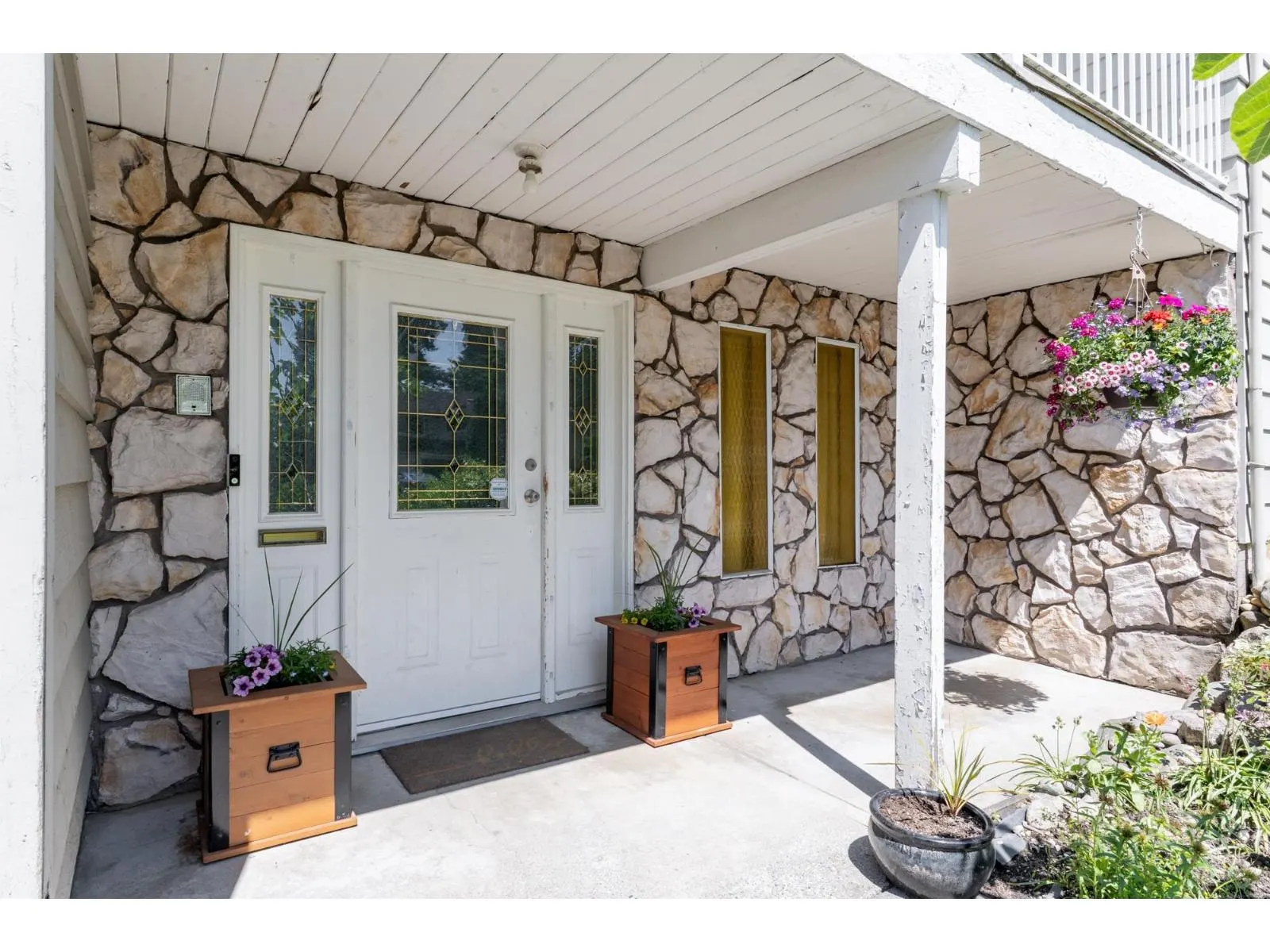 10935 MONROE DRIVE