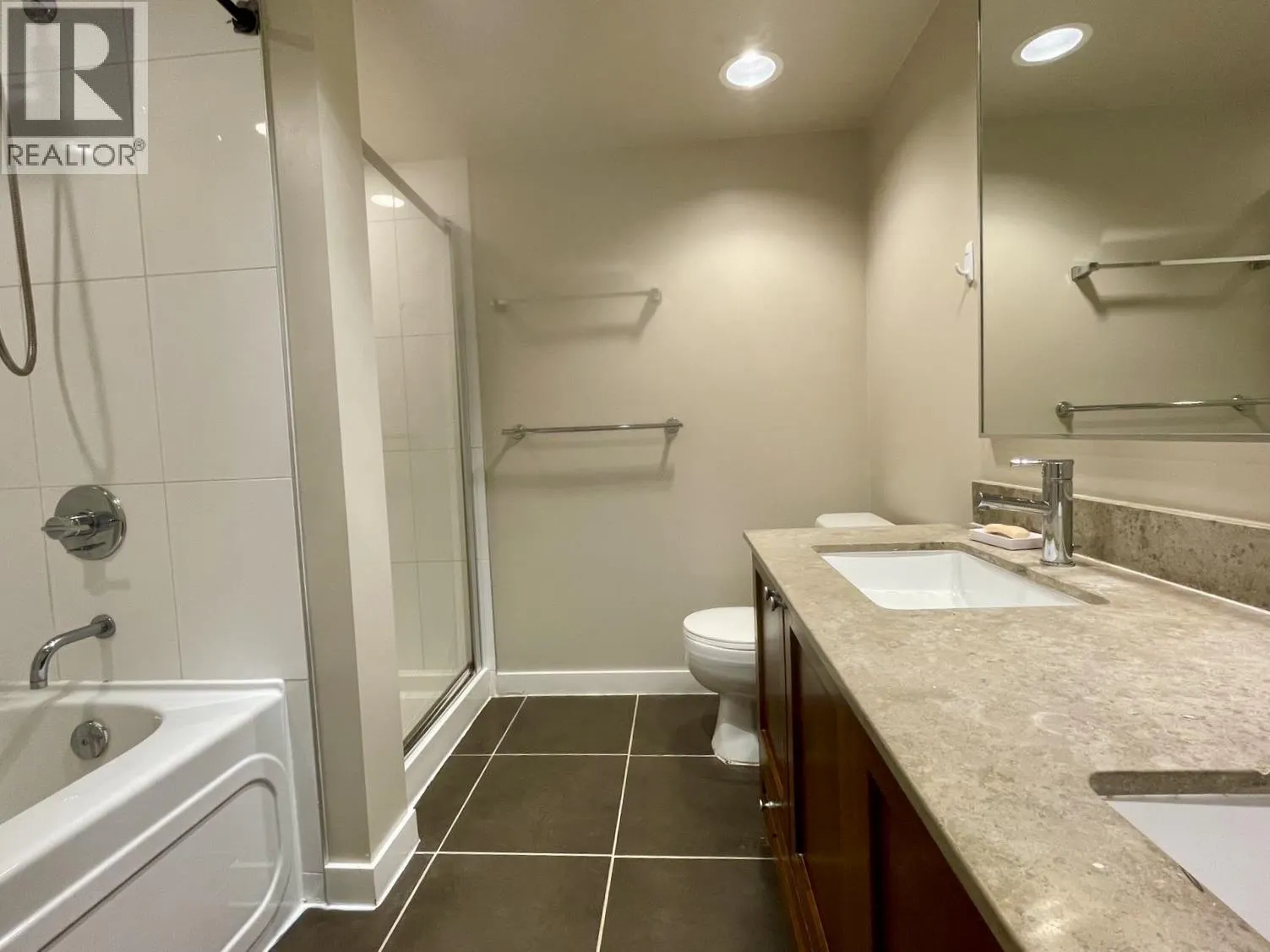 1402 7088 SALISBURY AVENUE