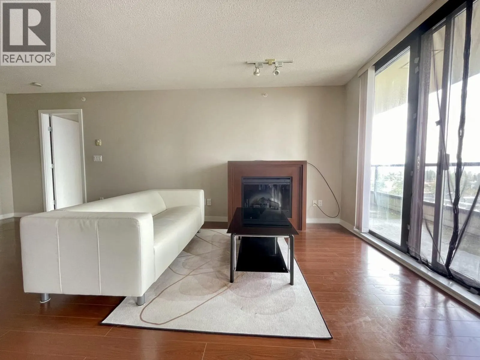 1402 7088 SALISBURY AVENUE