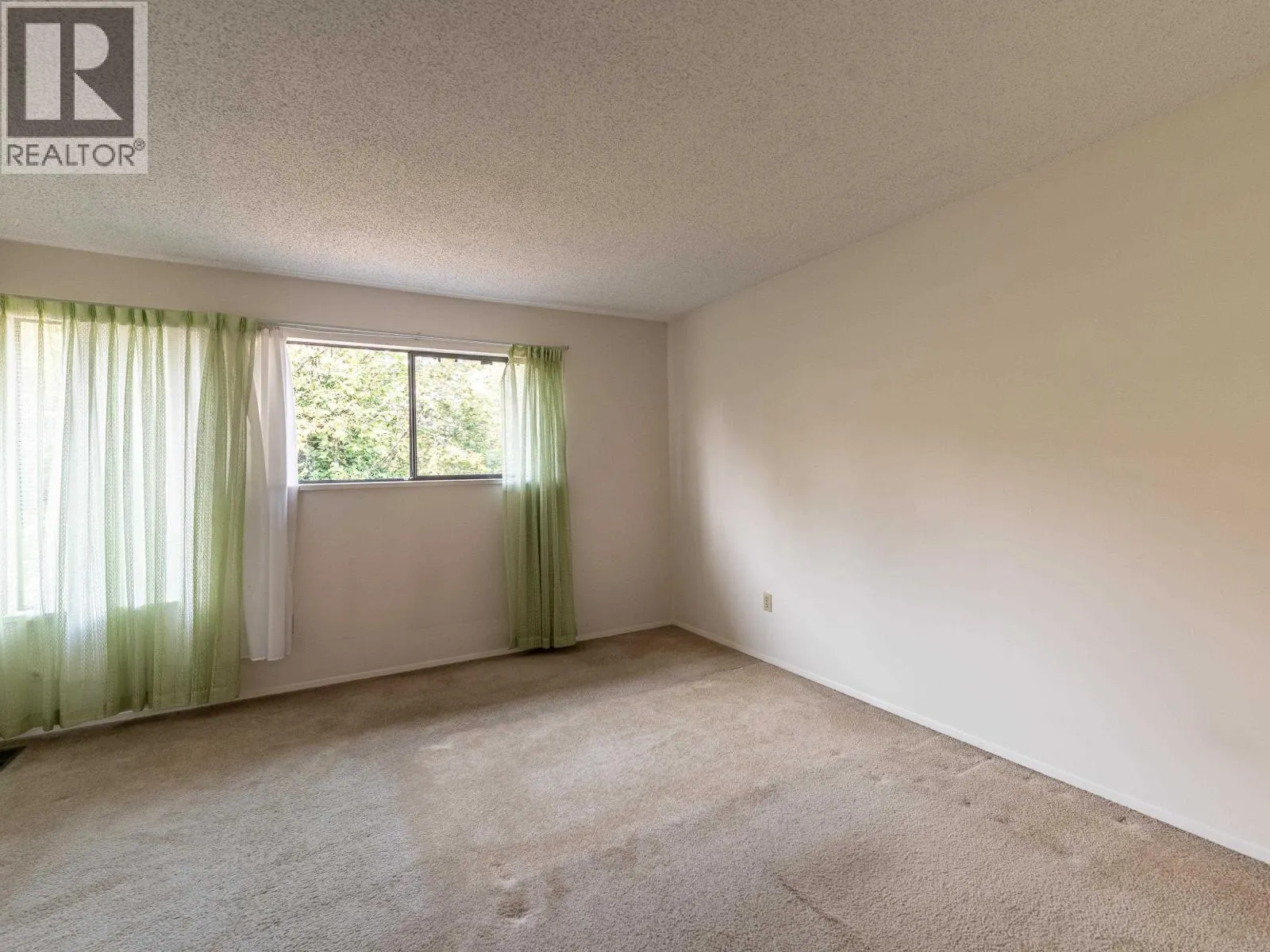4245 BIRCHWOOD CRESCENT