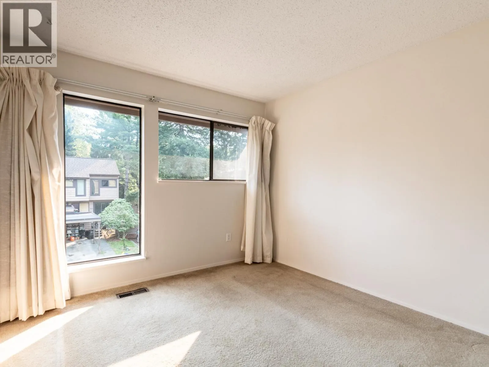 4245 BIRCHWOOD CRESCENT
