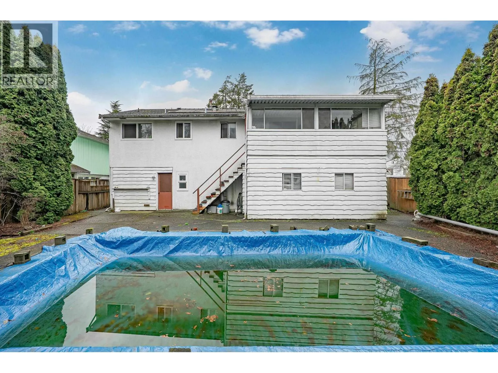 6160 REDFERN CRESCENT