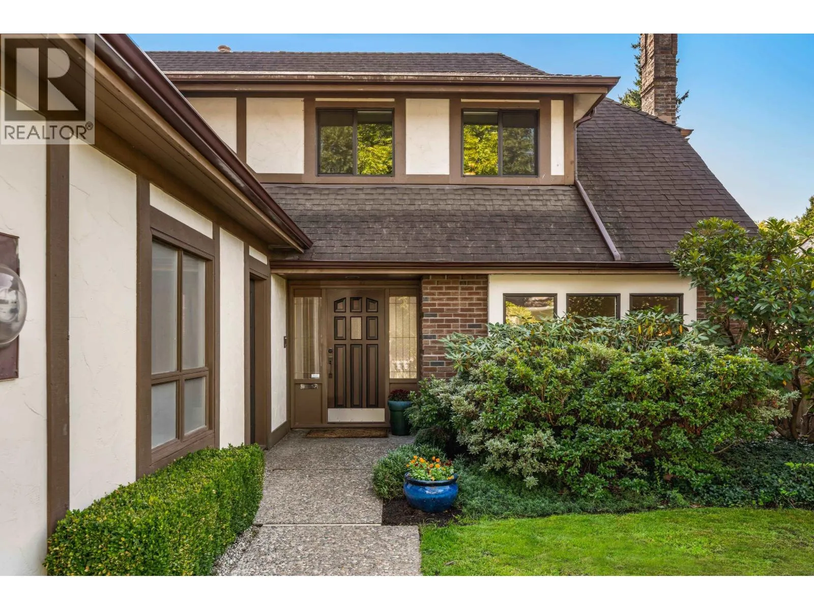 5796 GOLDENROD CRESCENT