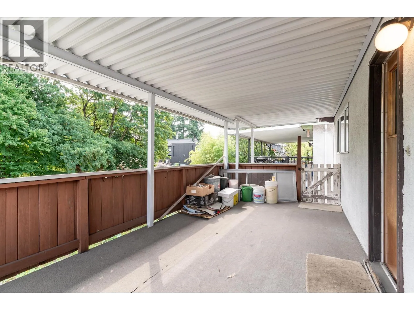 150 E 28 AVENUE