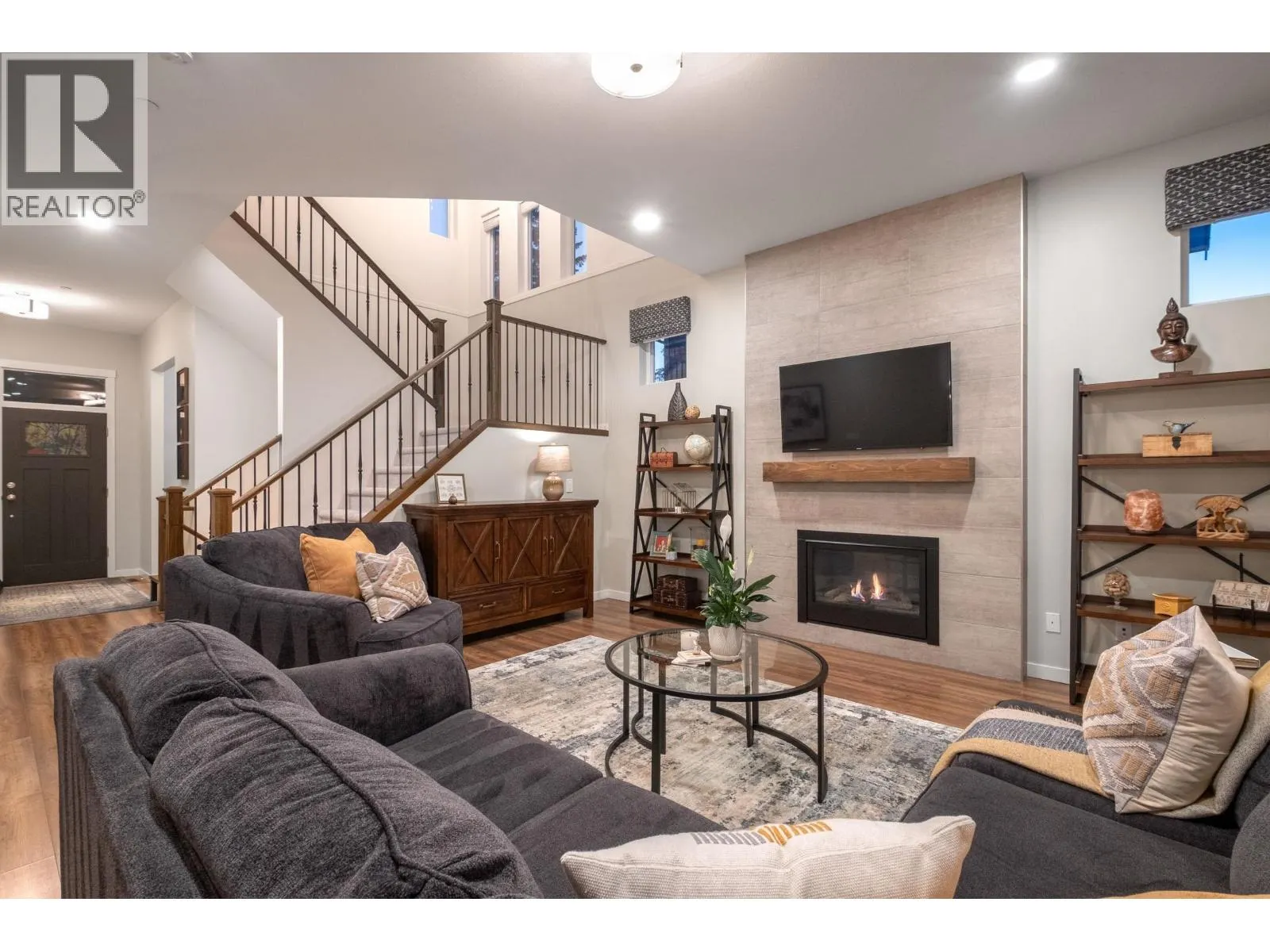 24095 FERN CRESCENT