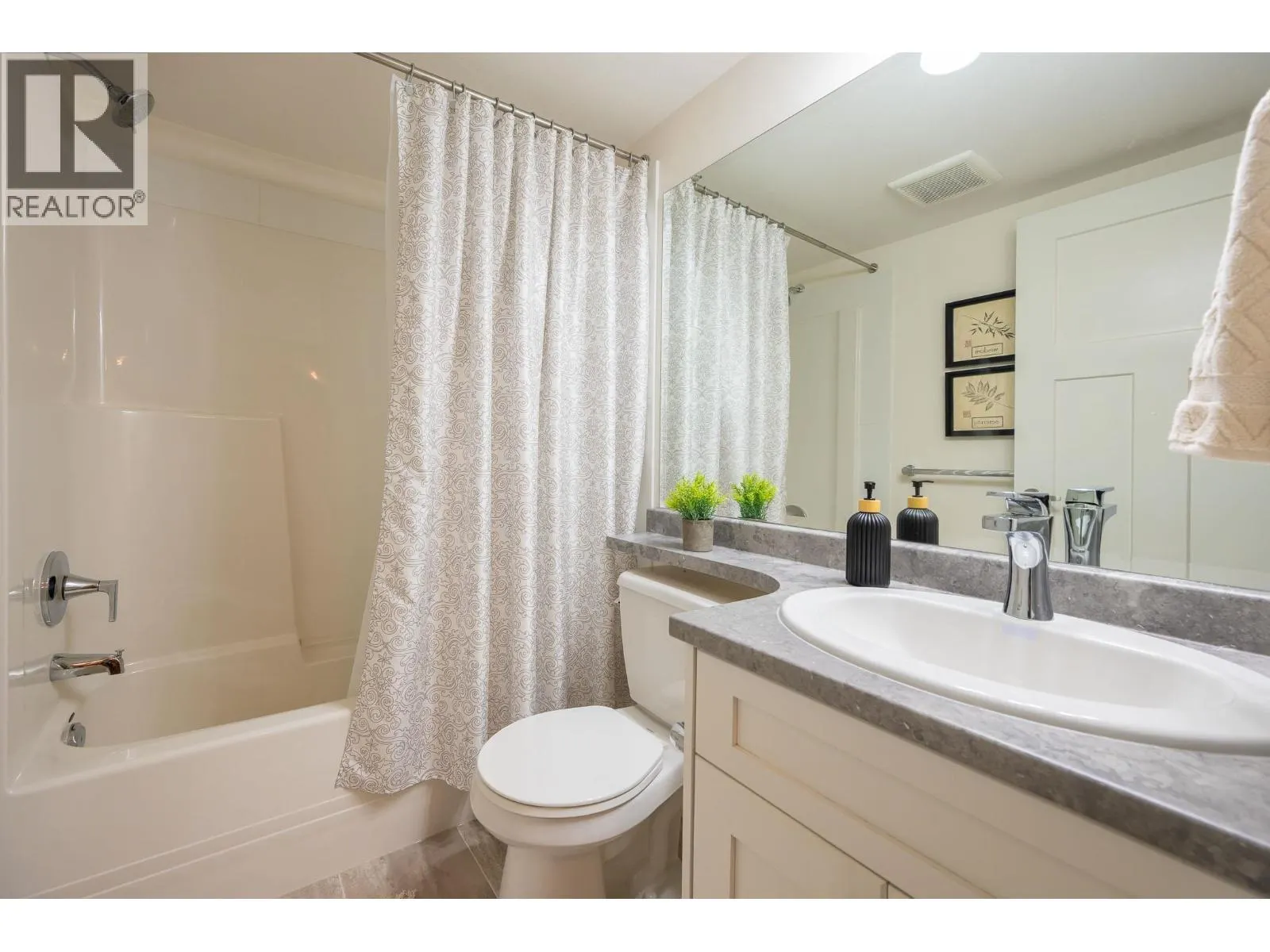 24095 FERN CRESCENT