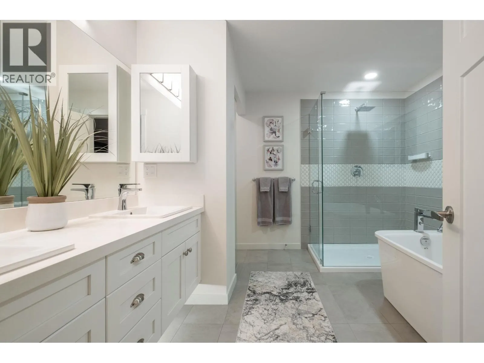 24095 FERN CRESCENT