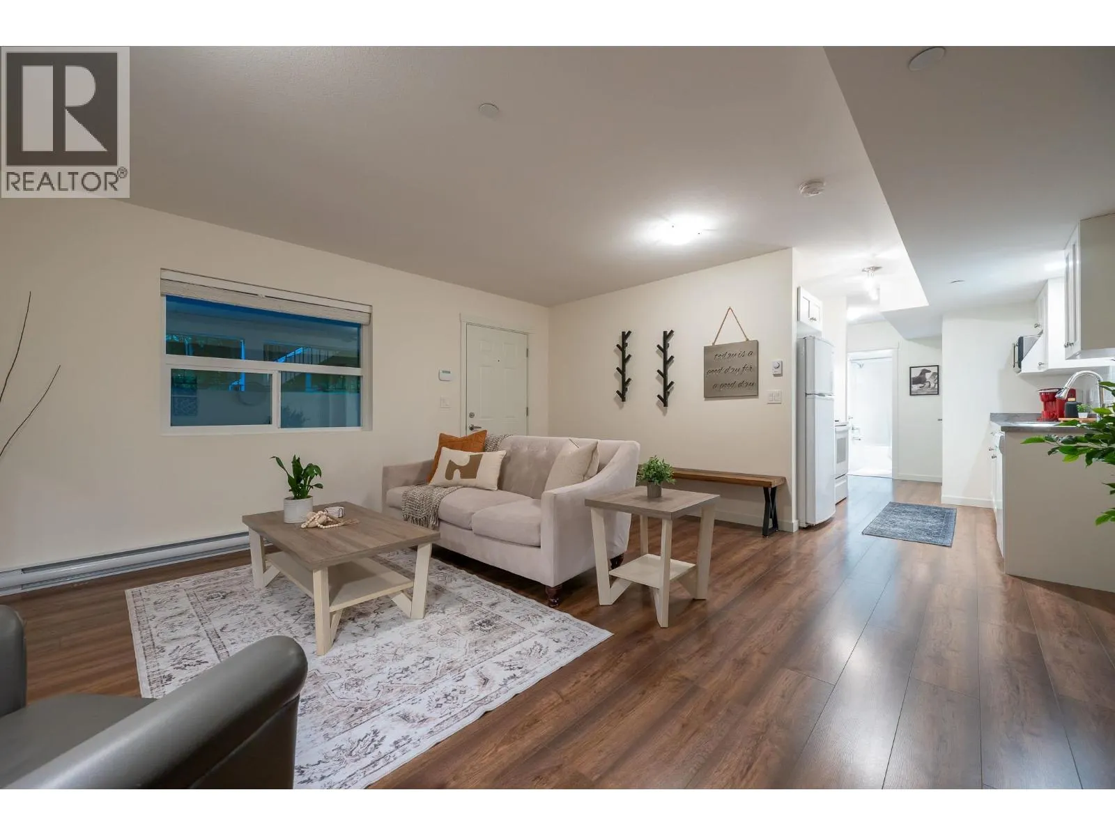 24095 FERN CRESCENT