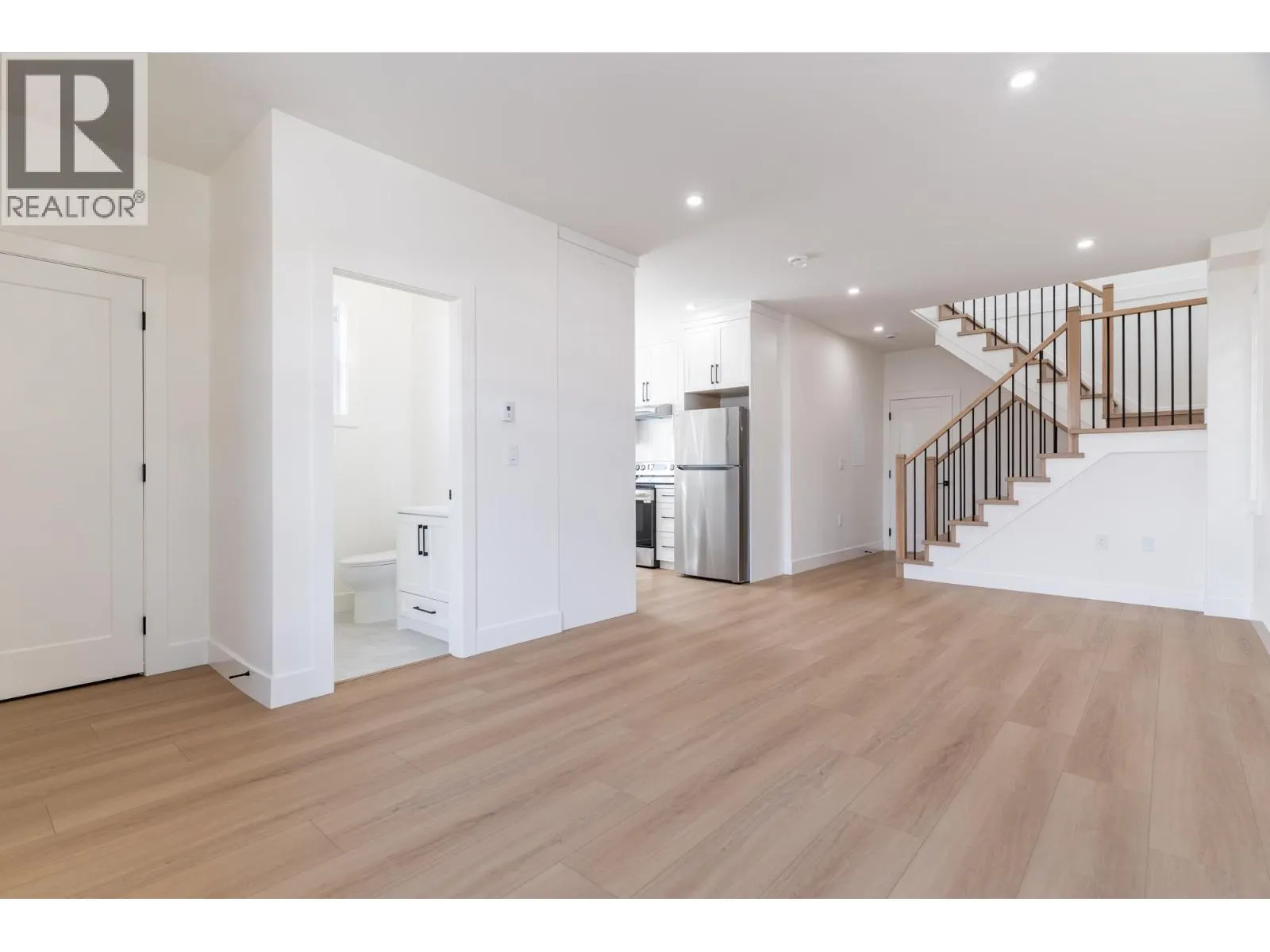 215 MABEL STREET