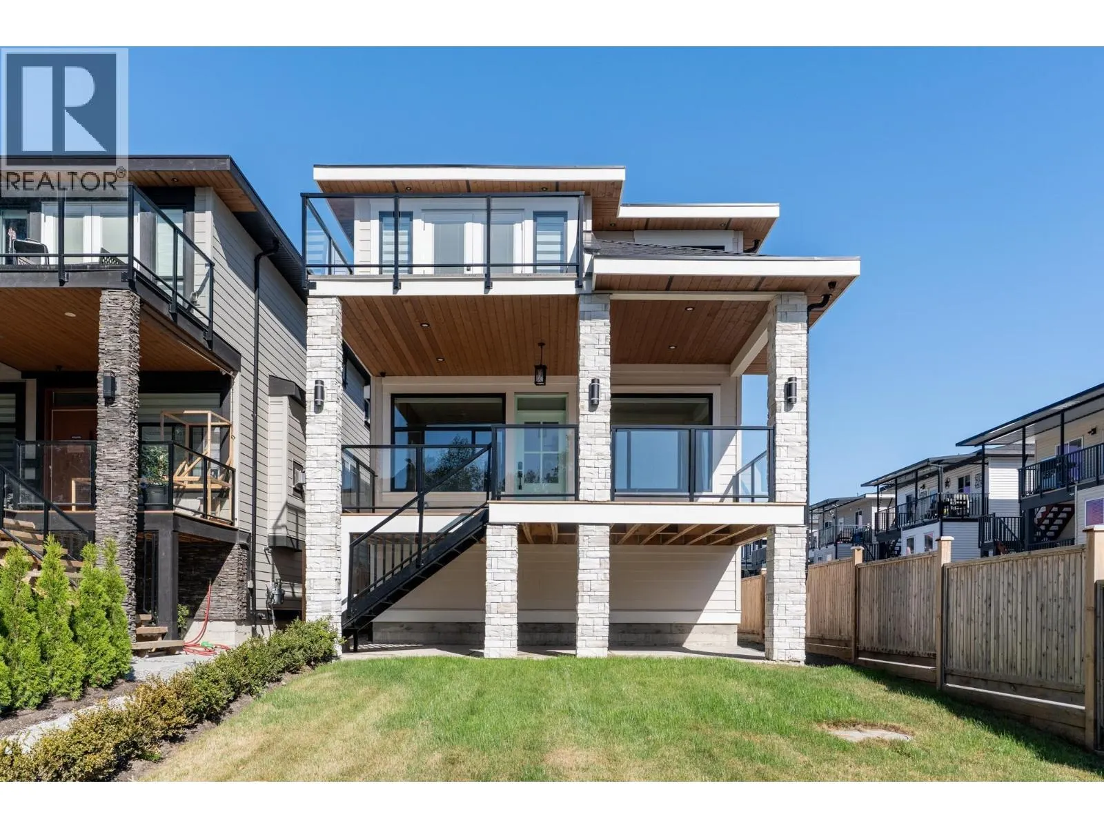 215 MABEL STREET