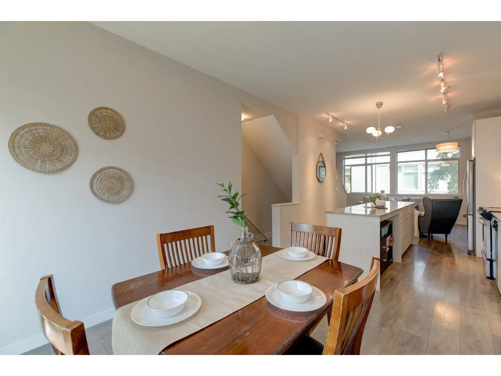 87 8473 163 STREET