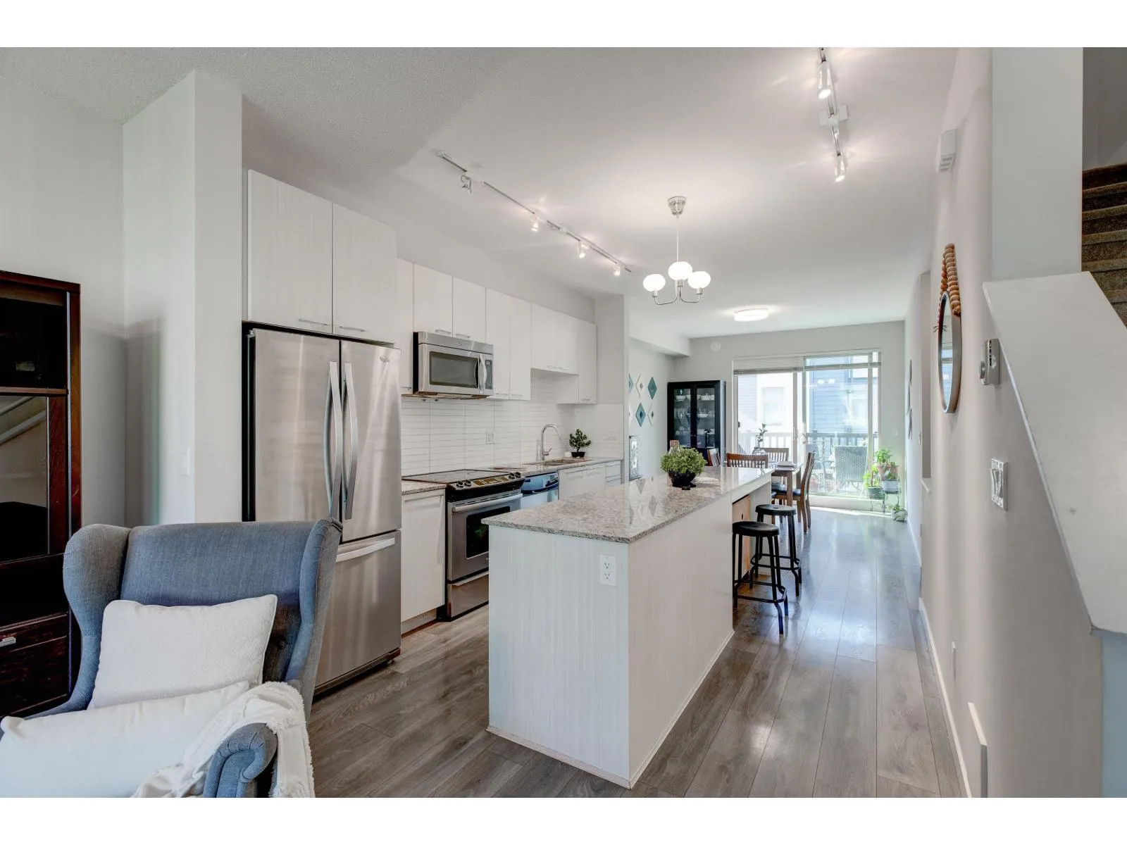 87 8473 163 STREET