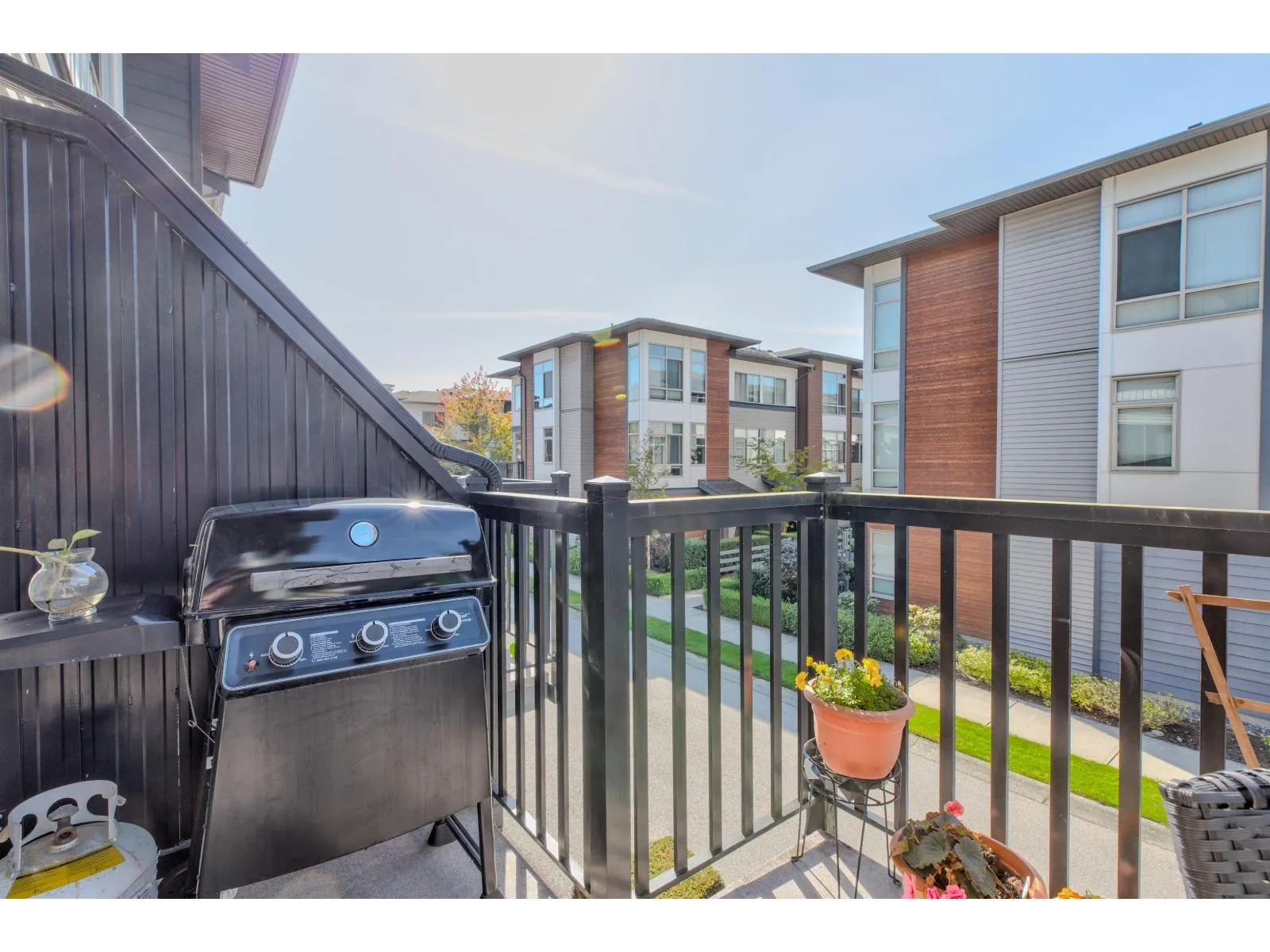 87 8473 163 STREET