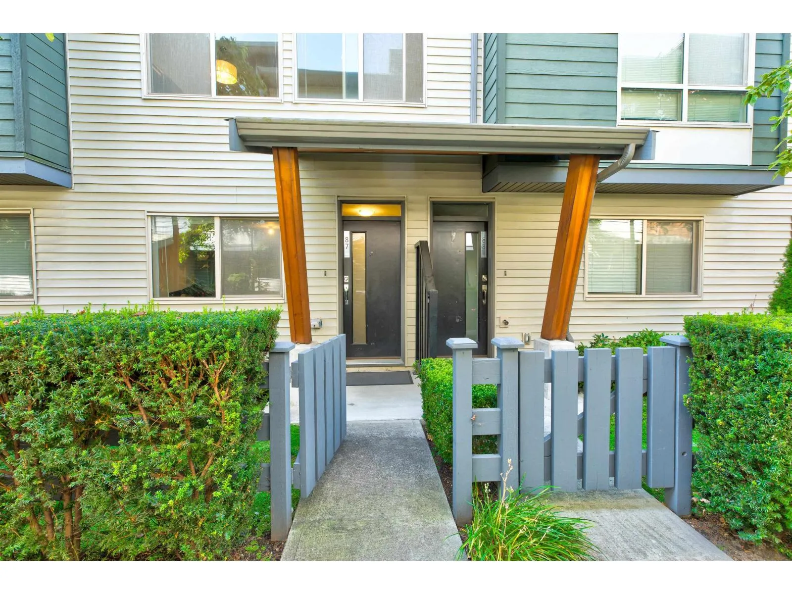 87 8473 163 STREET