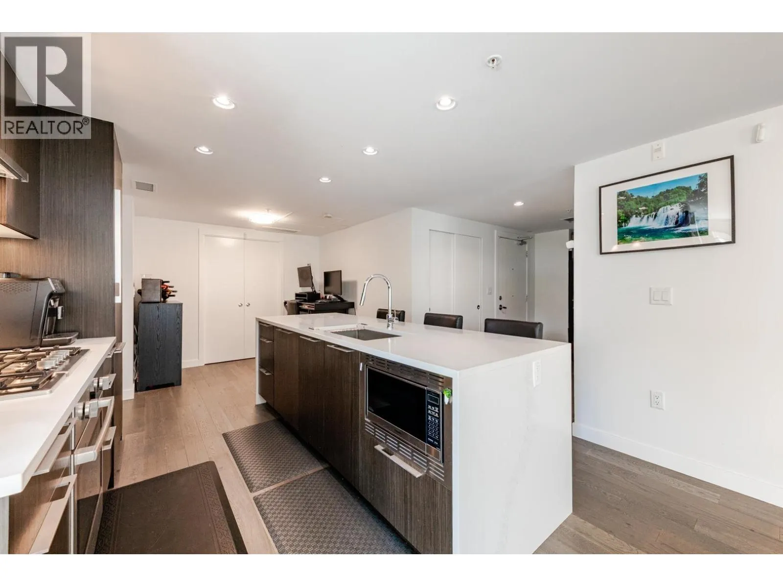 104 7828 GRANVILLE STREET