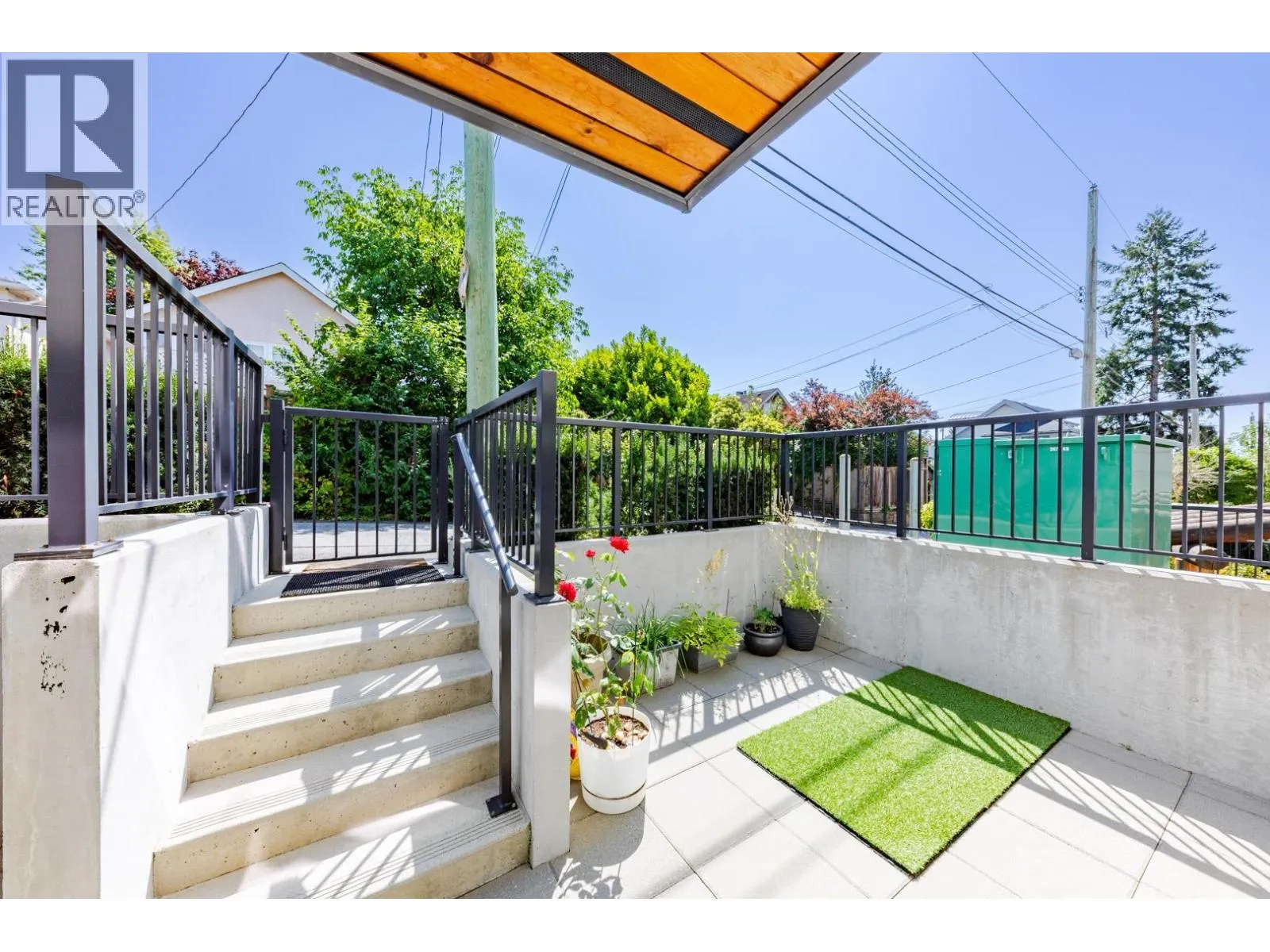 104 7828 GRANVILLE STREET