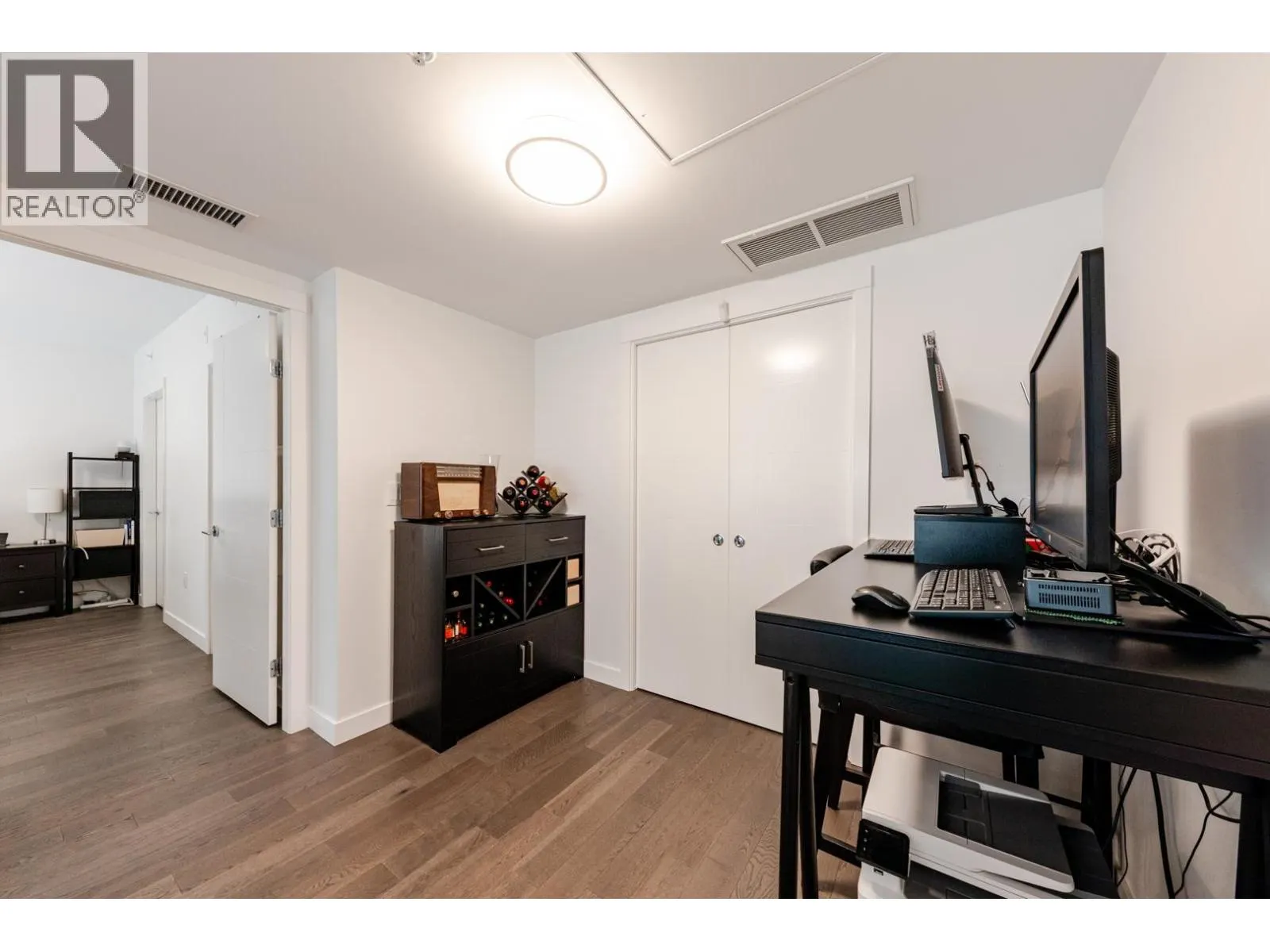 104 7828 GRANVILLE STREET