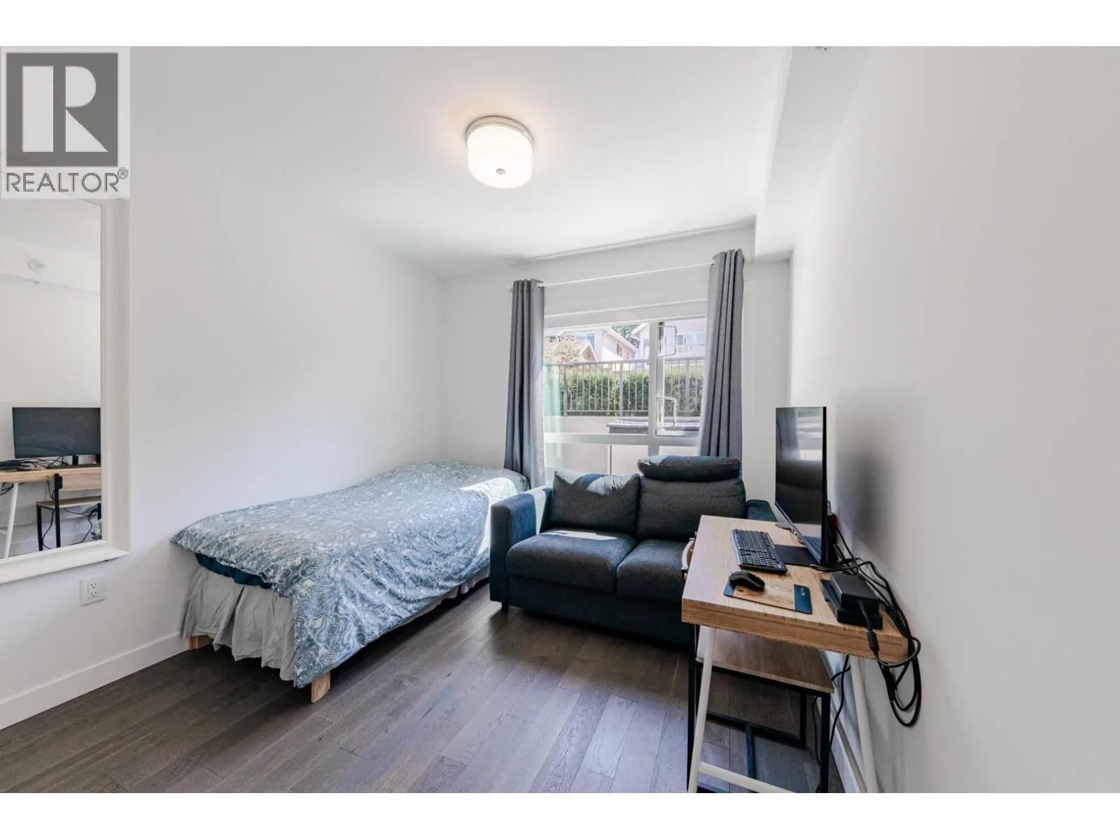 104 7828 GRANVILLE STREET
