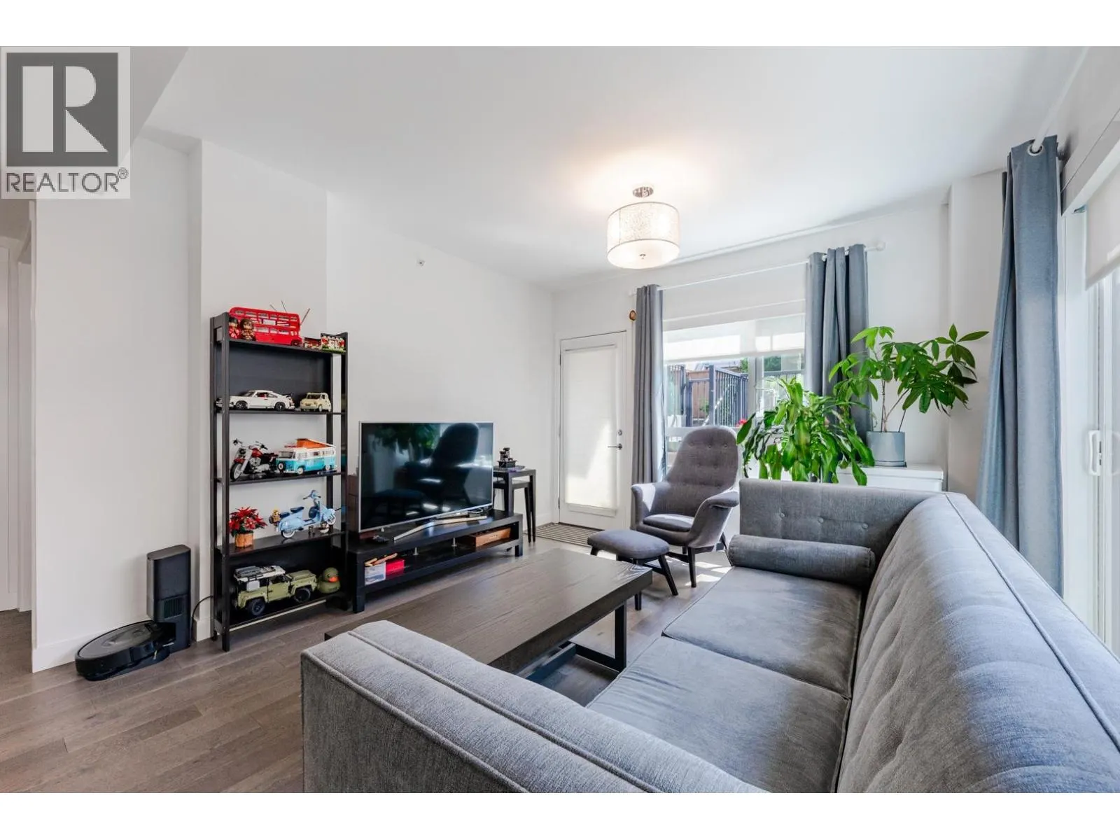 104 7828 GRANVILLE STREET