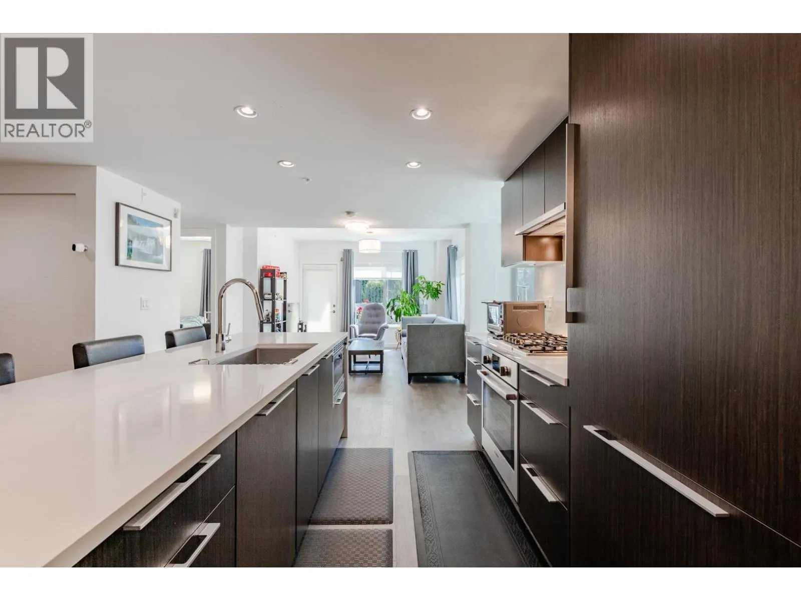 104 7828 GRANVILLE STREET