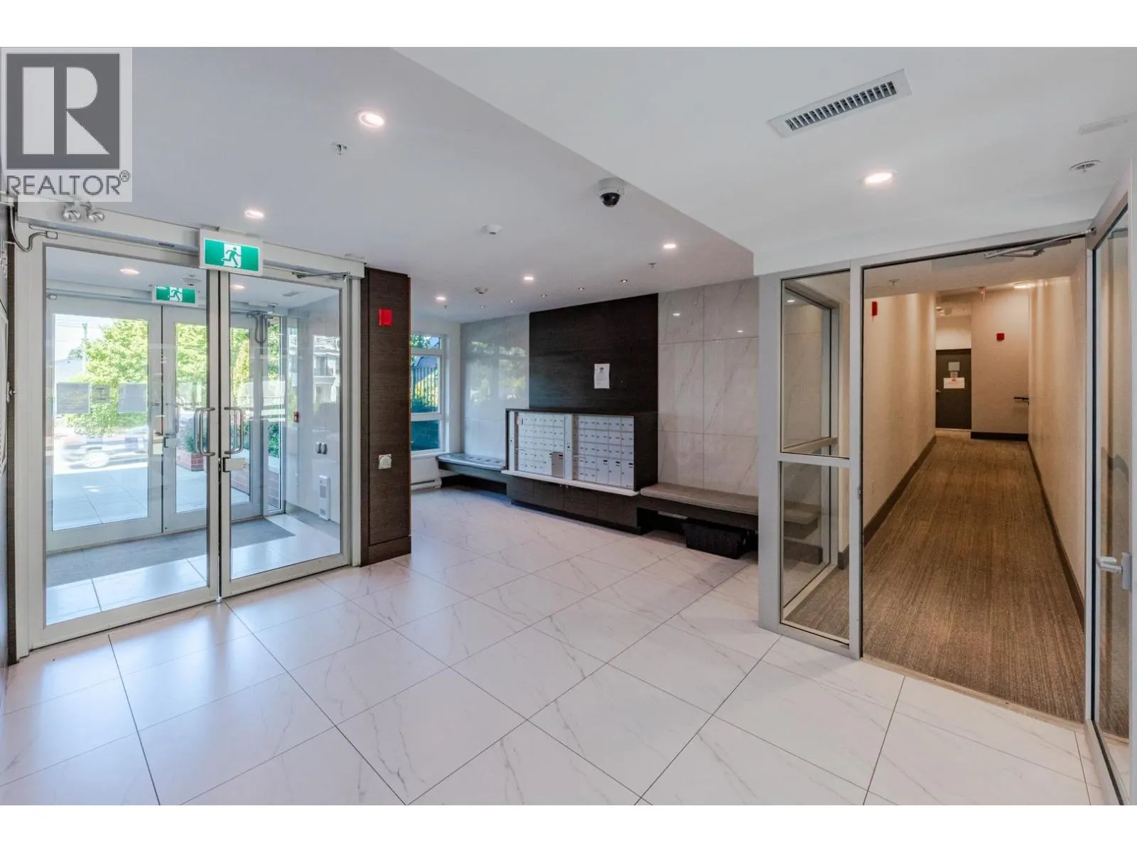 104 7828 GRANVILLE STREET