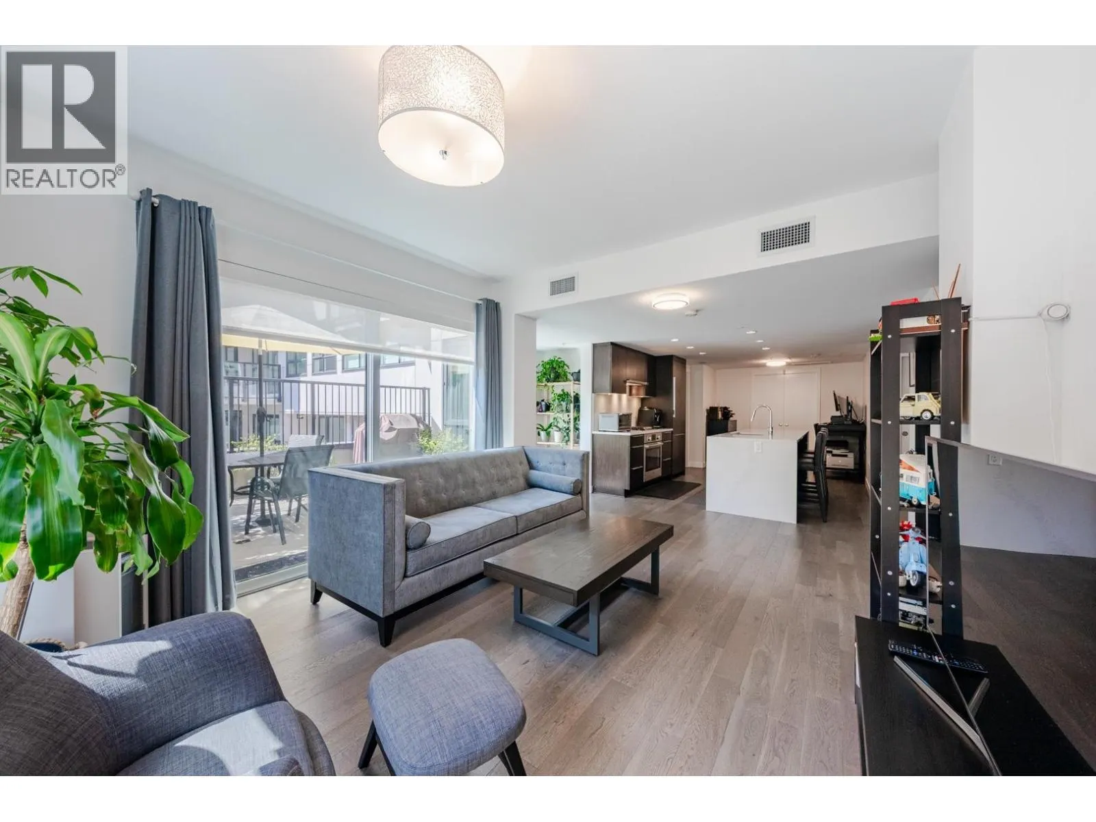 104 7828 GRANVILLE STREET