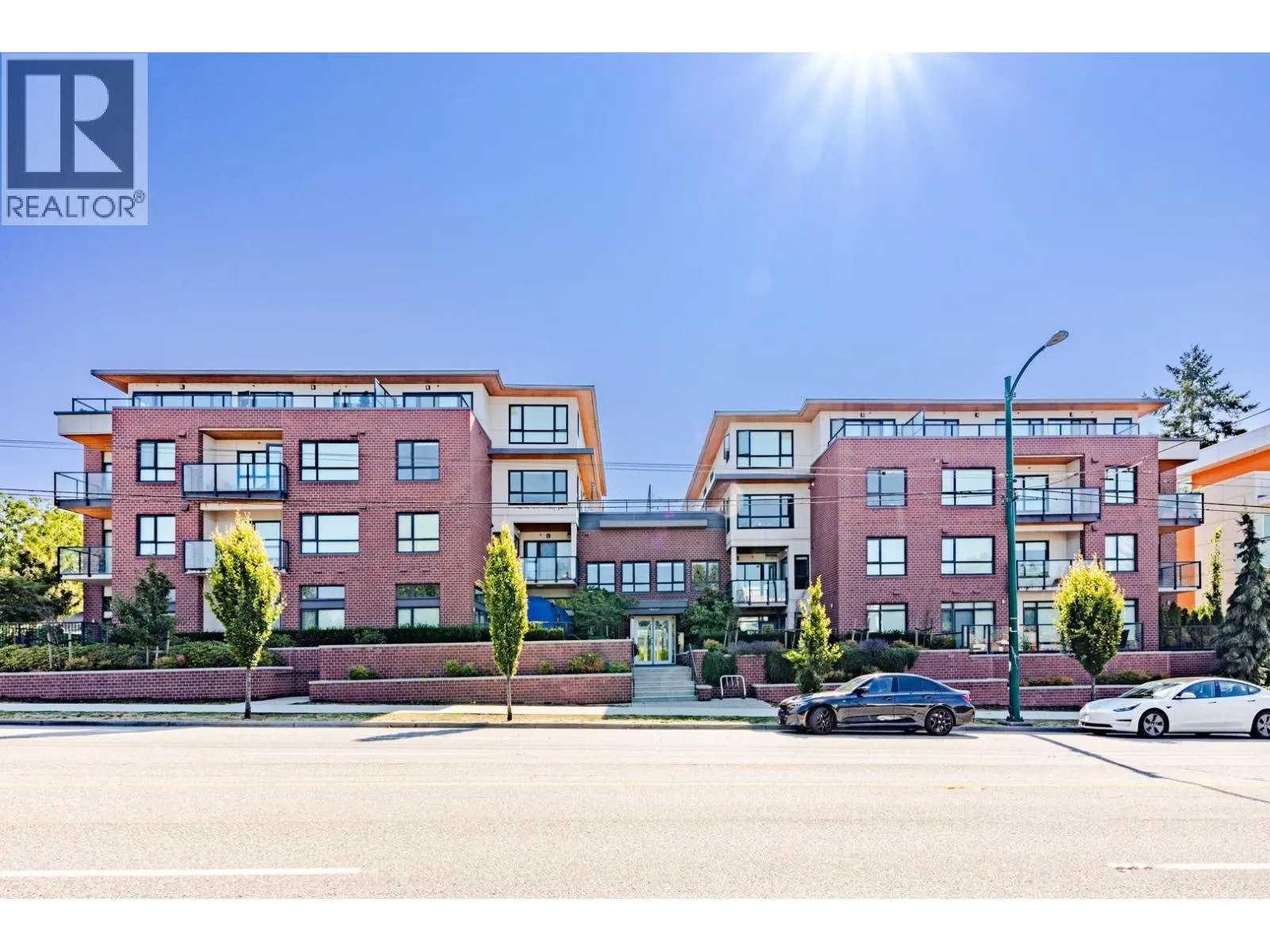 104 7828 GRANVILLE STREET