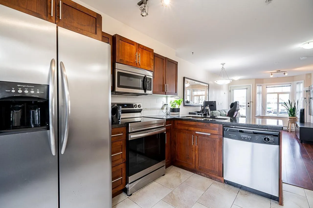 271 20170 FRASER HIGHWAY