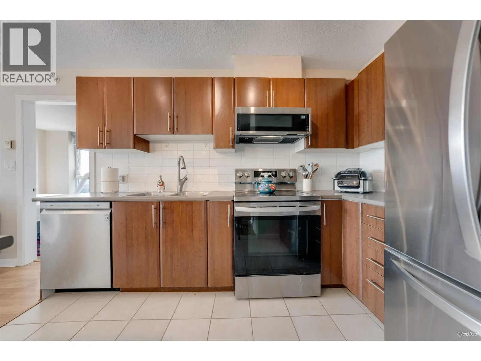 3003 1178 HEFFLEY CRESCENT