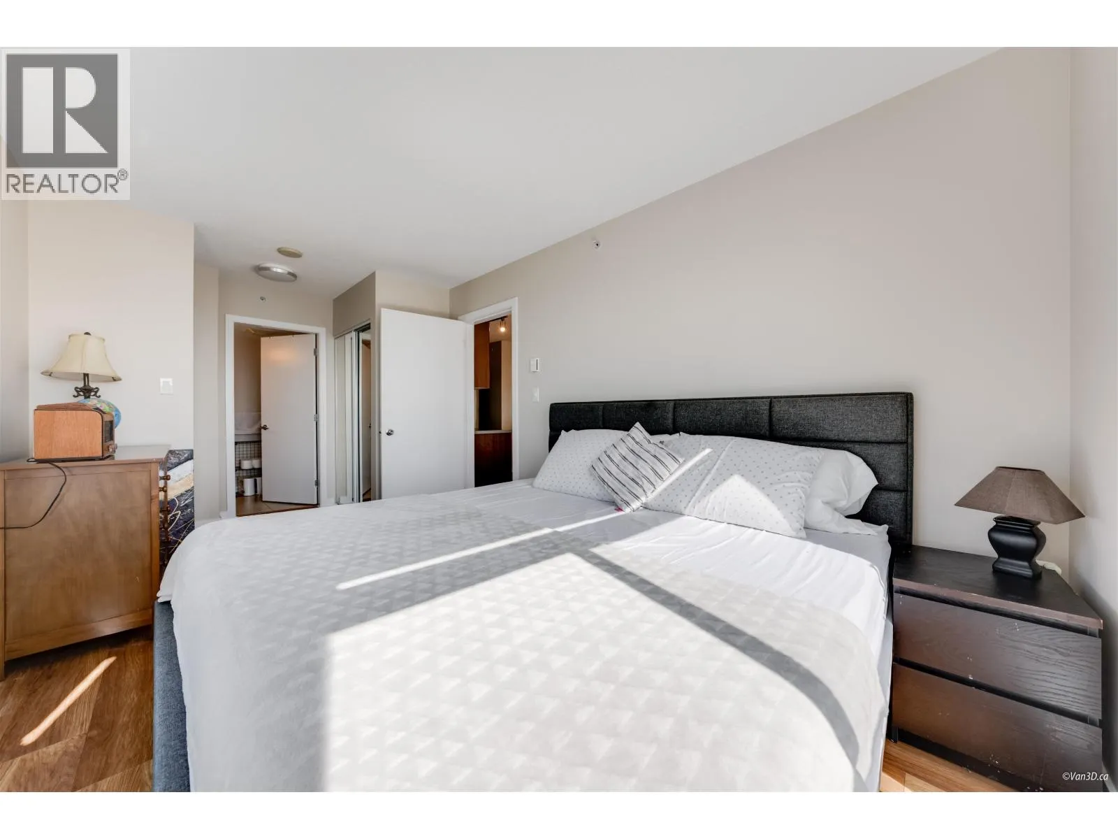 3003 1178 HEFFLEY CRESCENT
