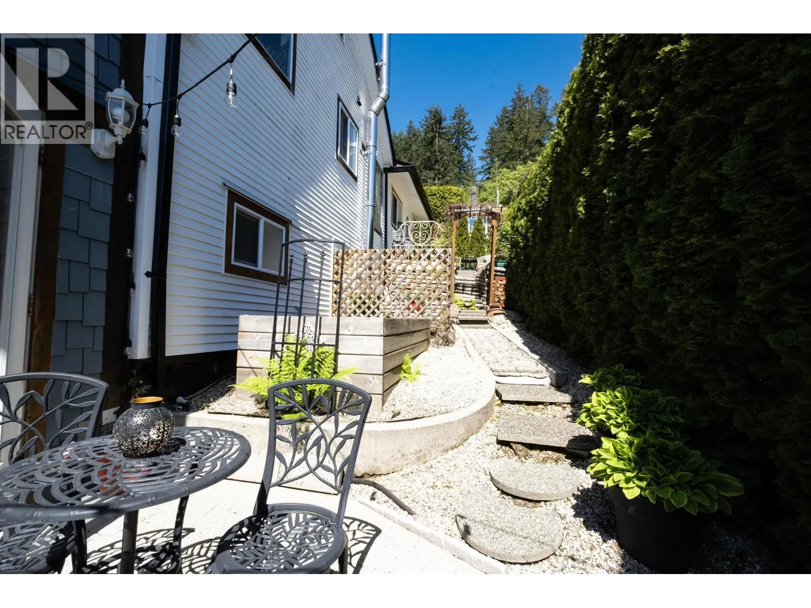 454 CENTRAL AVENUE