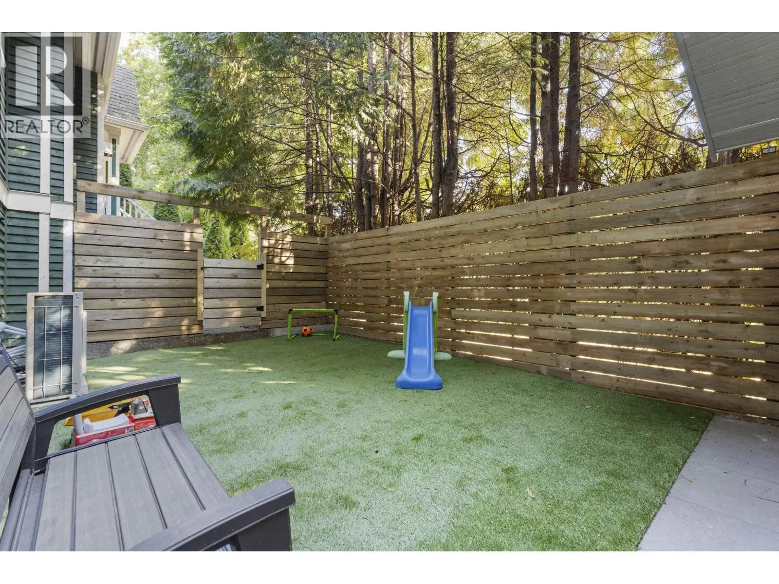 1676 VICTORIA DRIVE