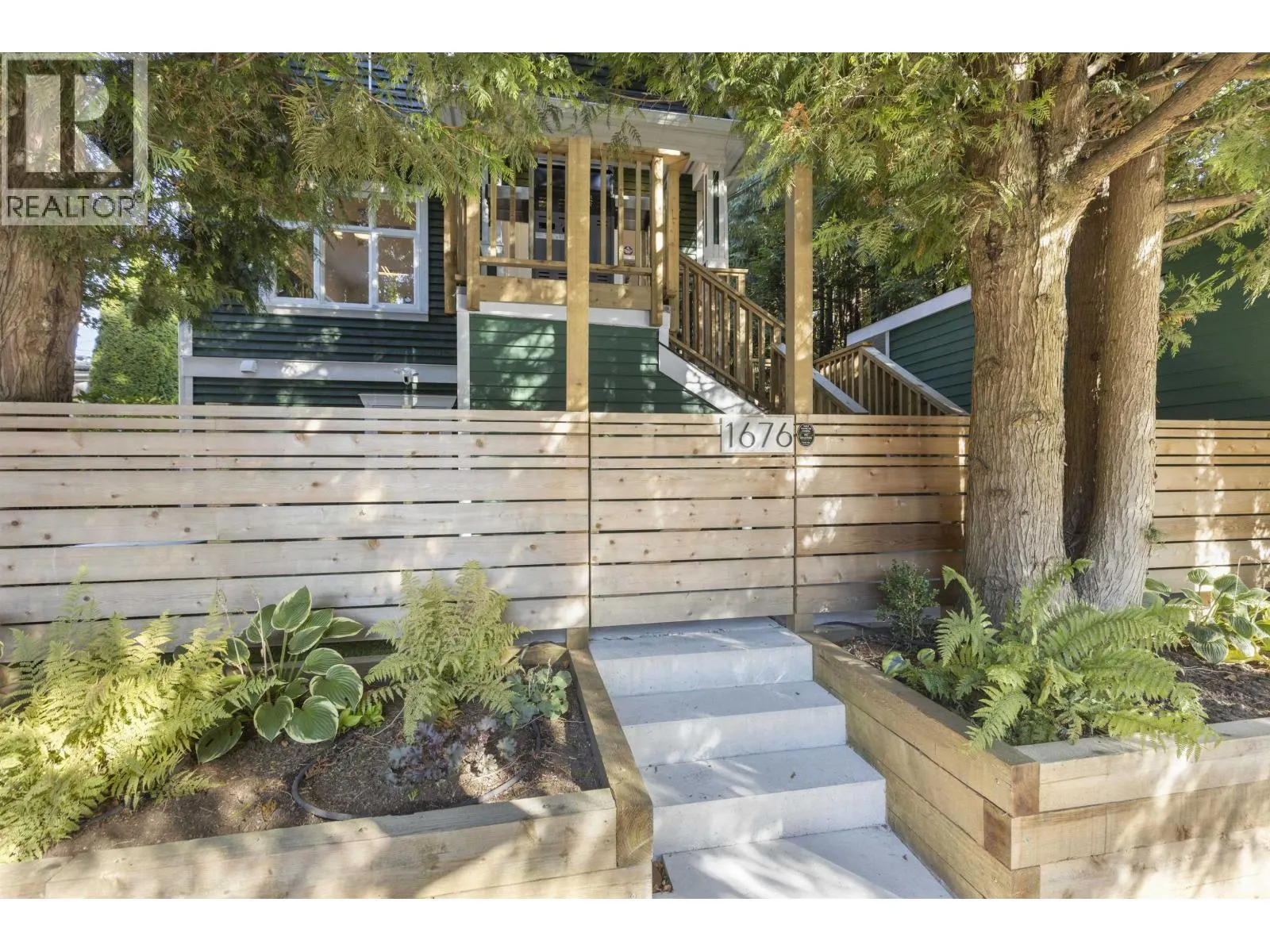 1676 VICTORIA DRIVE